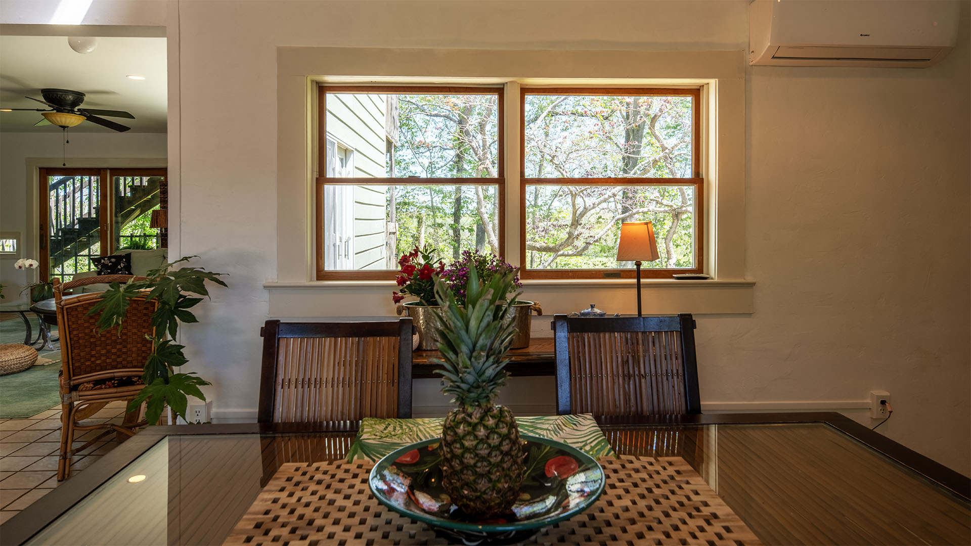 Dining room in the Scottsville VA home near Charlottesville