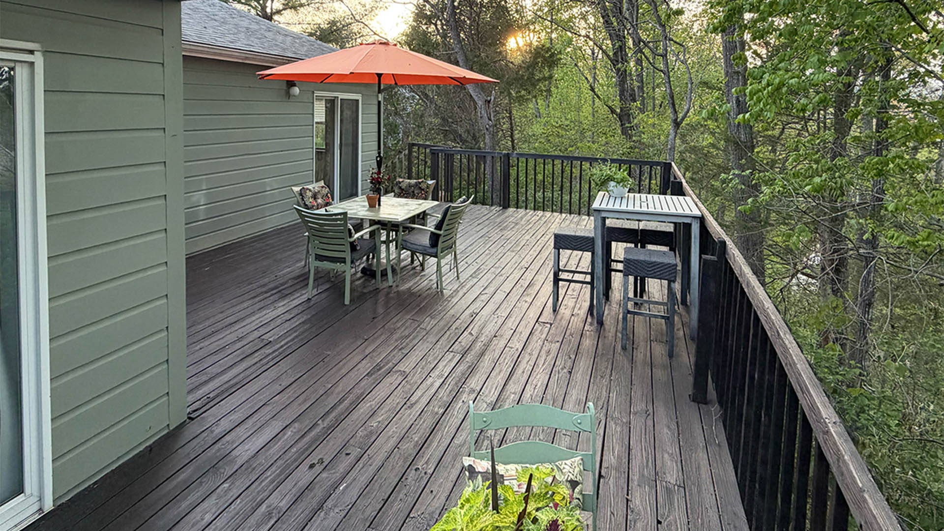 Expansive deck in Scottsville home