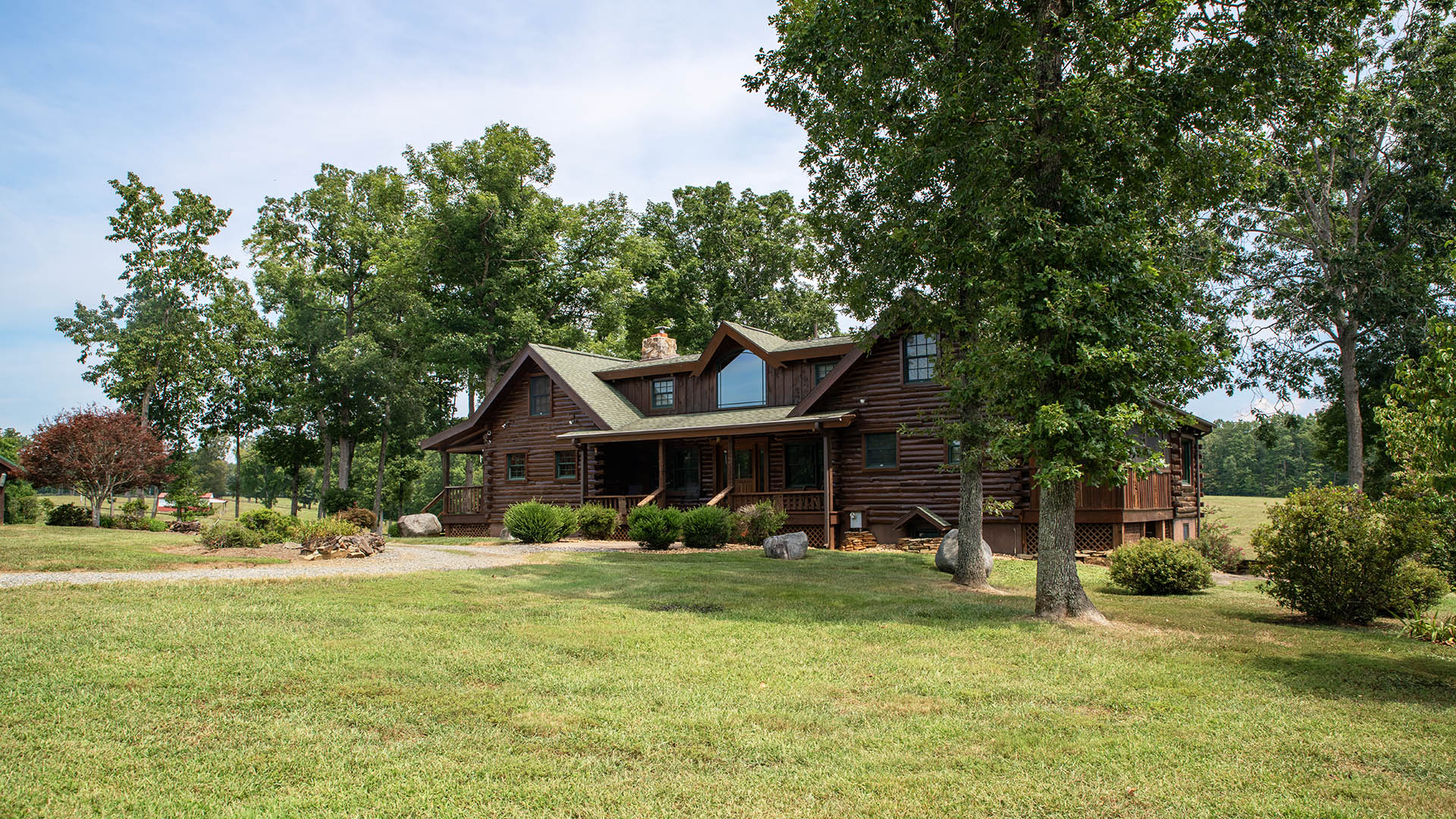 front view of log home at Virginia horse farm for sale in Louisa County VA