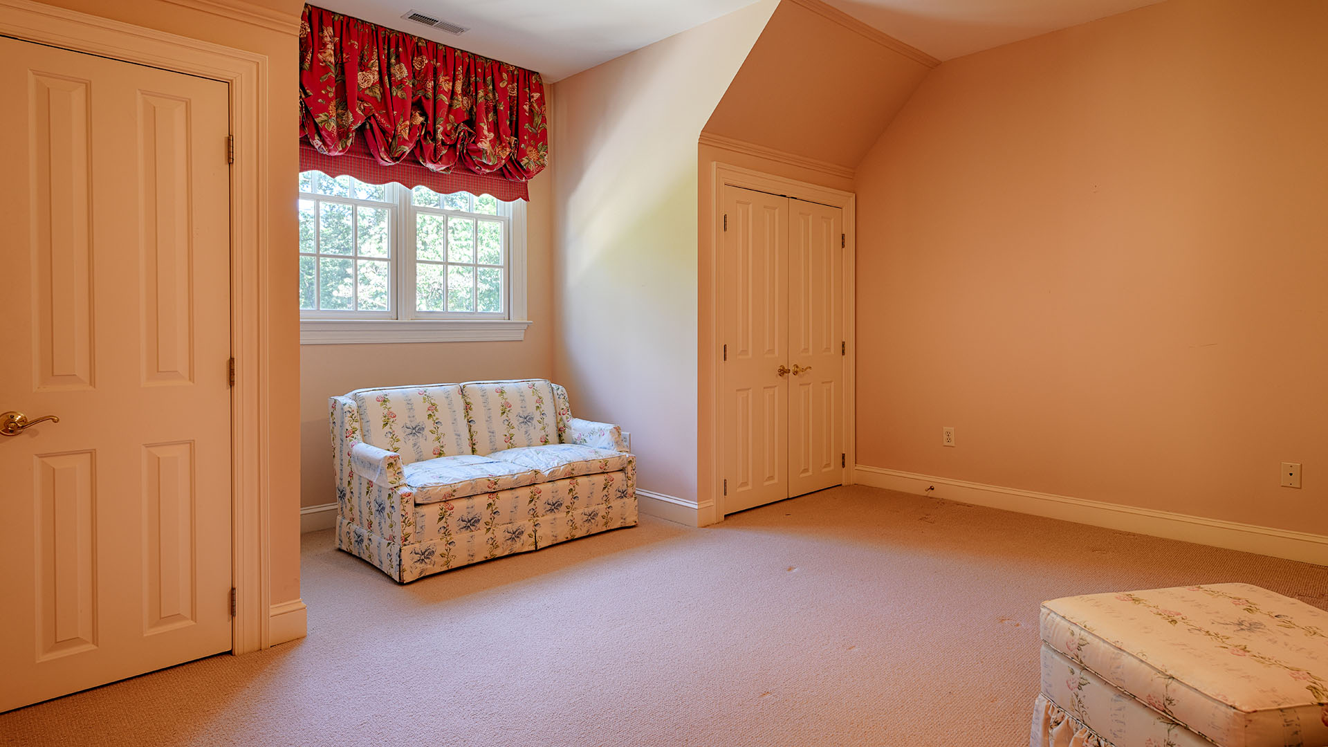 301 Rookwood Drive Charlottesville, Virginia